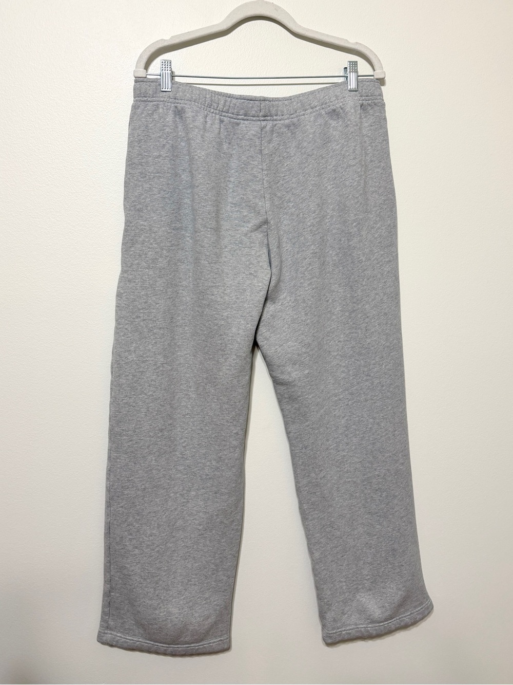 Aritzia Cozy Sweatfleece Mega Fit Straight Leg Sweatpant in Grey Size Large - Picture 6 of 8